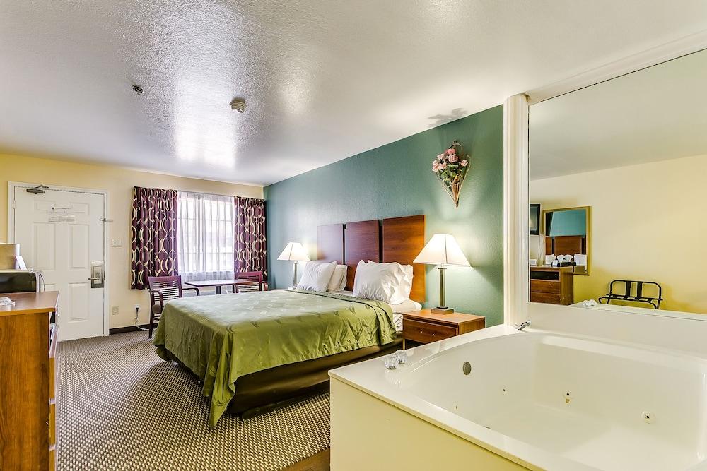 Baymont by Wyndham Willow Park photo 5
