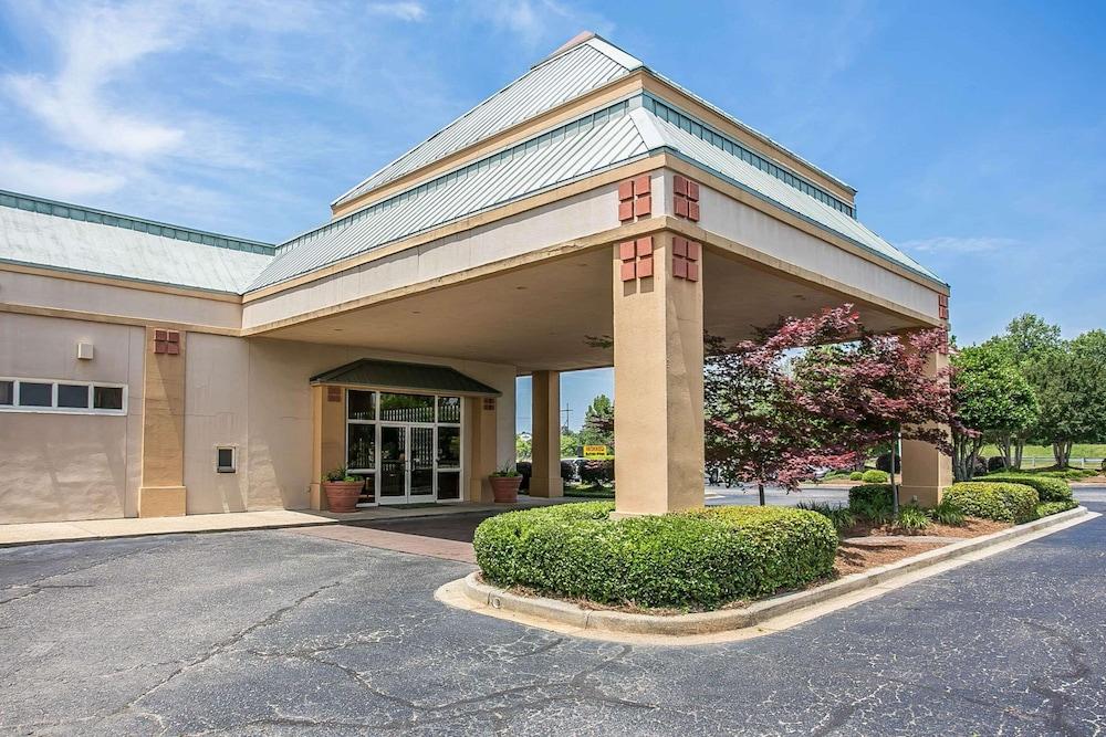 Quality Inn Sumter photo 1