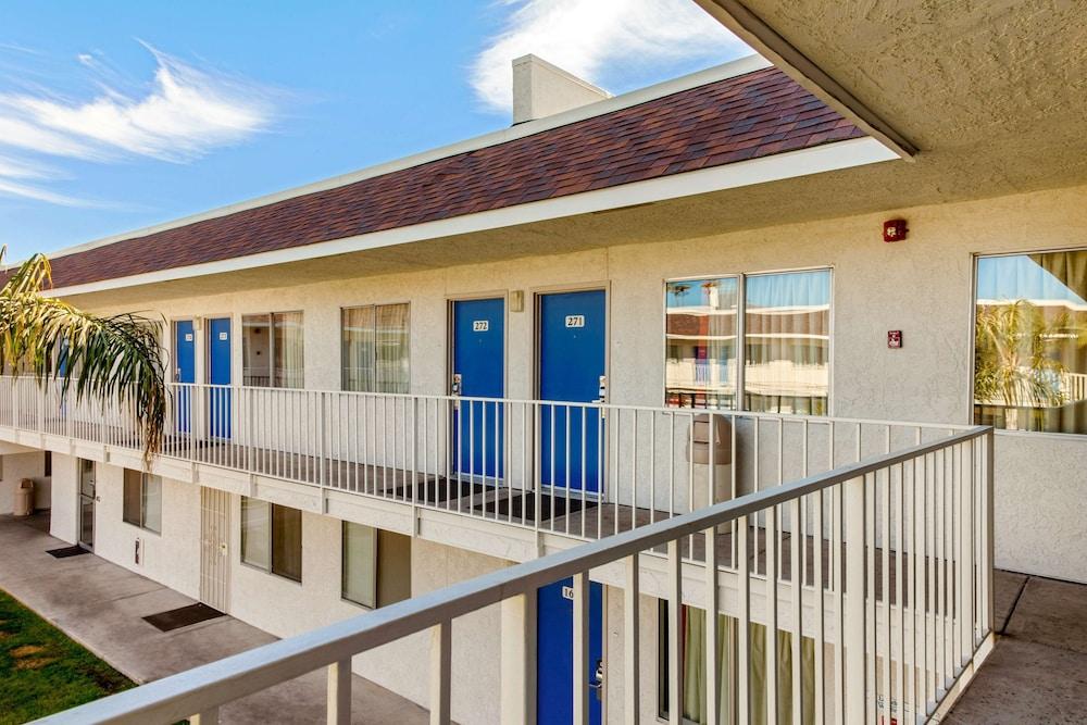 Motel 6 Phoenix North - Bell Road photo 32