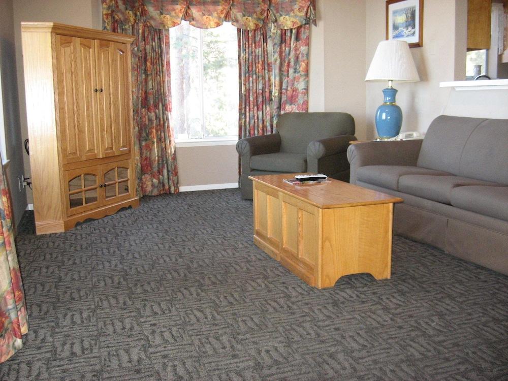 Beachcomber Inn photo 11