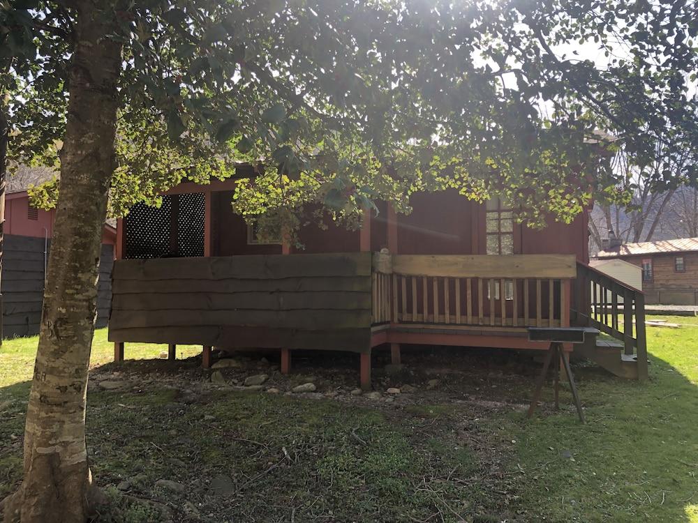 Smoky View Cottages & RV Resorts photo 29