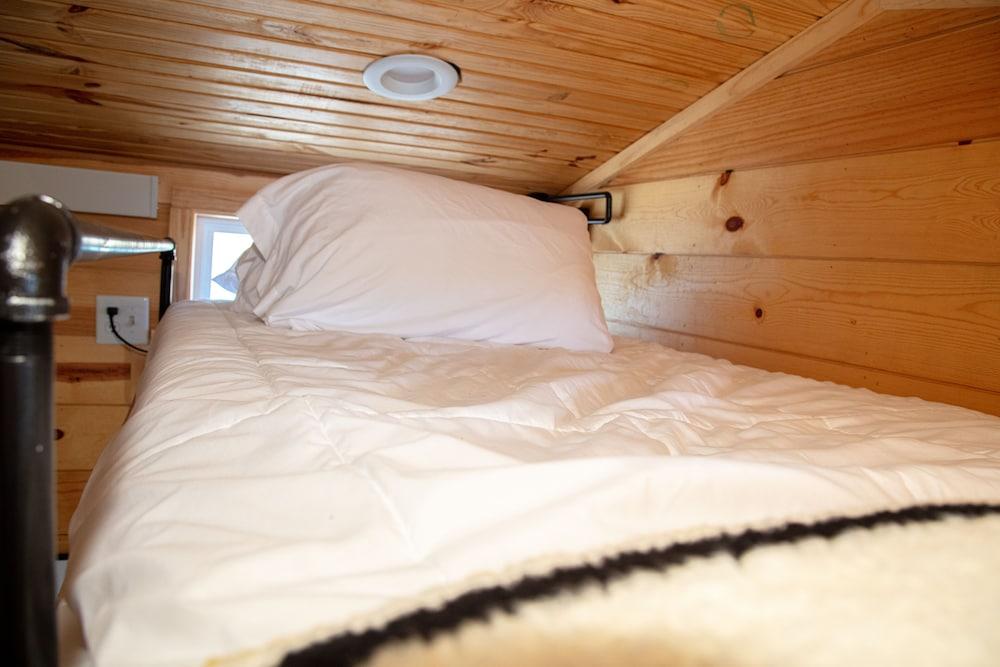 Trail and Hitch Tiny Home Hotel and RV photo 56