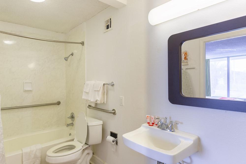 OYO Hotel Baton Rouge - Mead Rd Louisiana photo 45