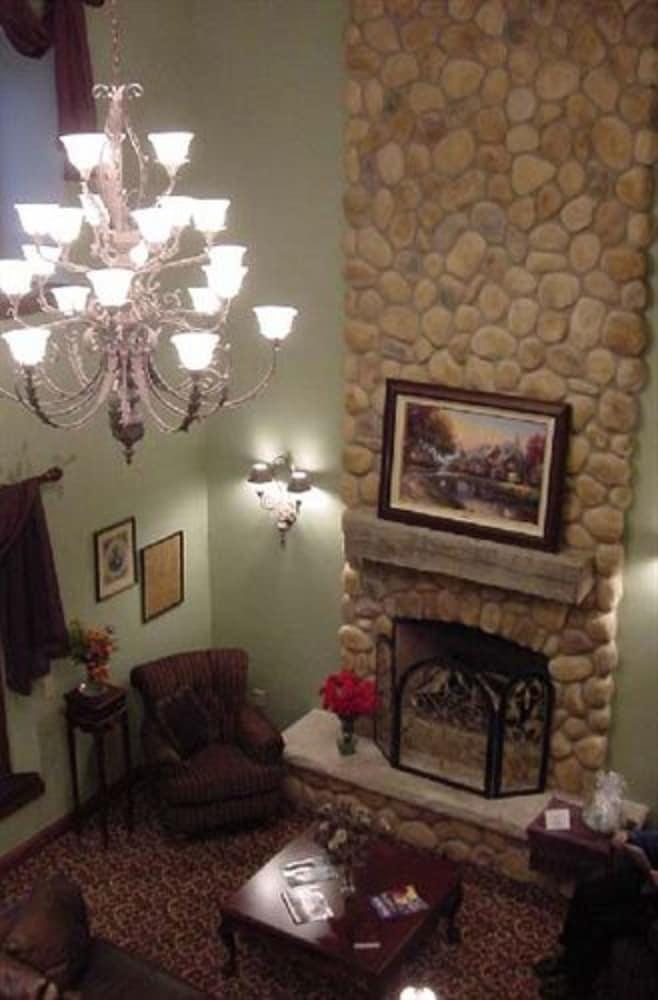 Hearthstone Inn & Suites photo 35