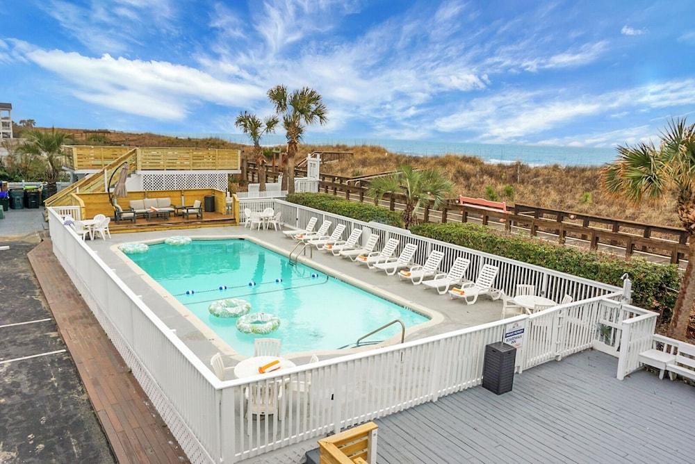 Boardwalk Inn photo 82