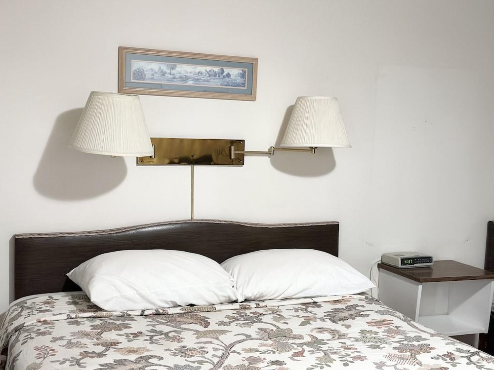 The Davenport Motel photo 19