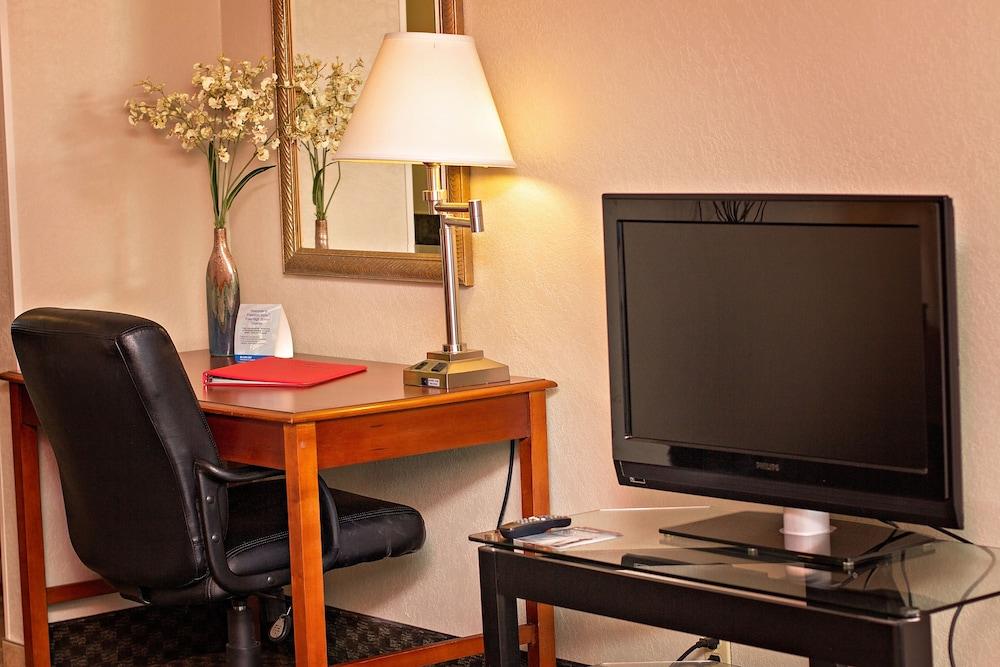 Ramada by Wyndham New Iberia photo 41