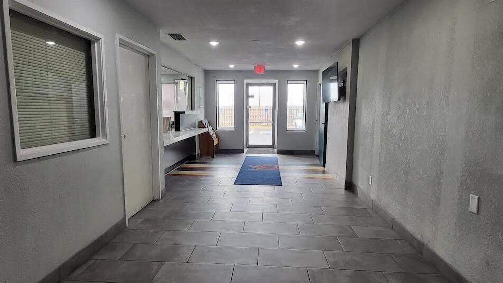 Motel 6 Omaha, NE photo 36