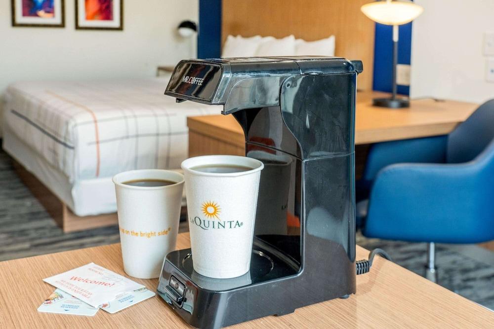 La Quinta Inn & Suites by Wyndham Katy photo 12