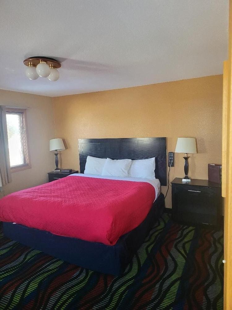 Sunset Motel photo 16