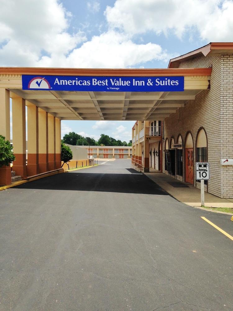 Americas Best Value Inn Texarkana photo 1