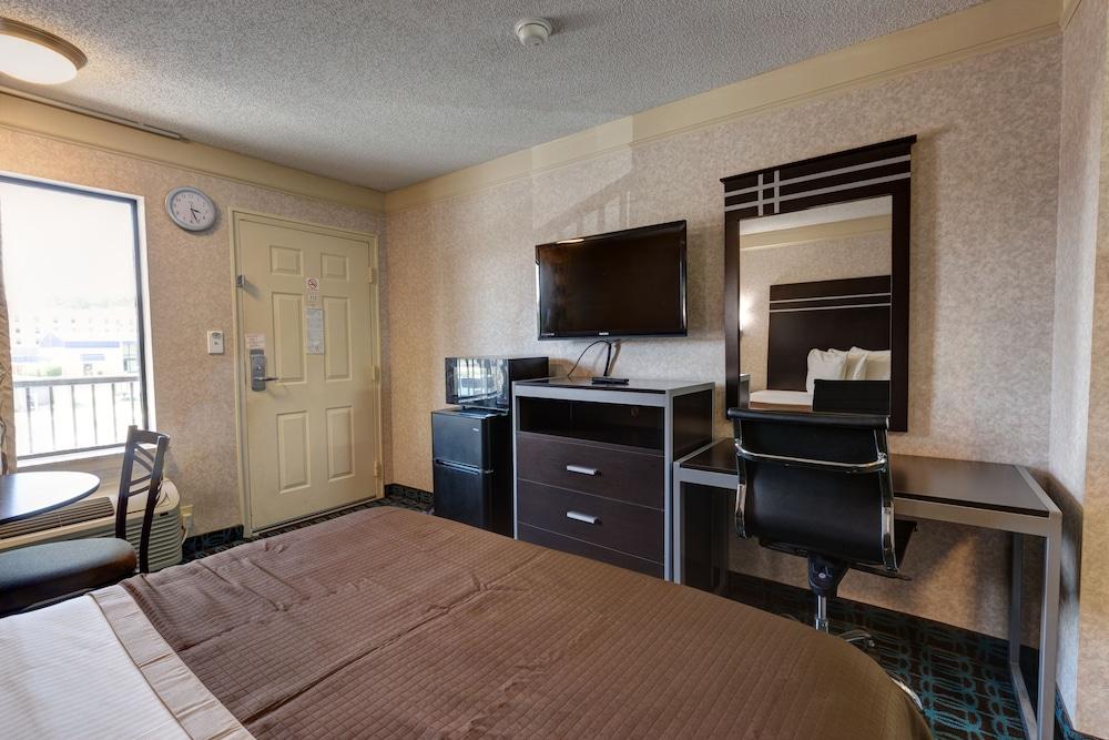 Deluxe Inn Fayetteville - I-95 Exit 49 photo 14