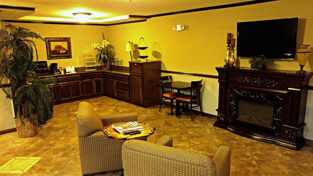 Cochran Inn & Suites photo 3