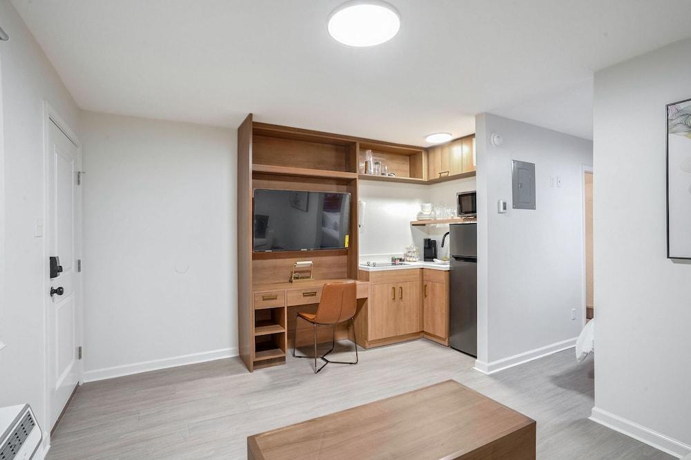 Redamo Suites photo 24