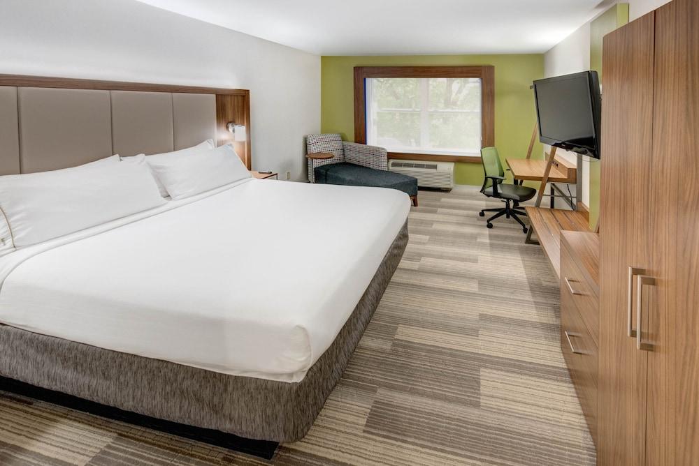 Holiday Inn Express Woodbridge by IHG photo 12