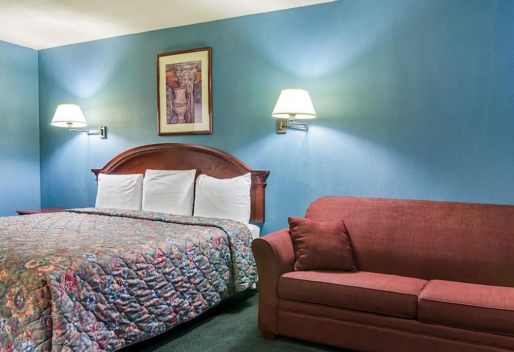 Econo Lodge photo 17
