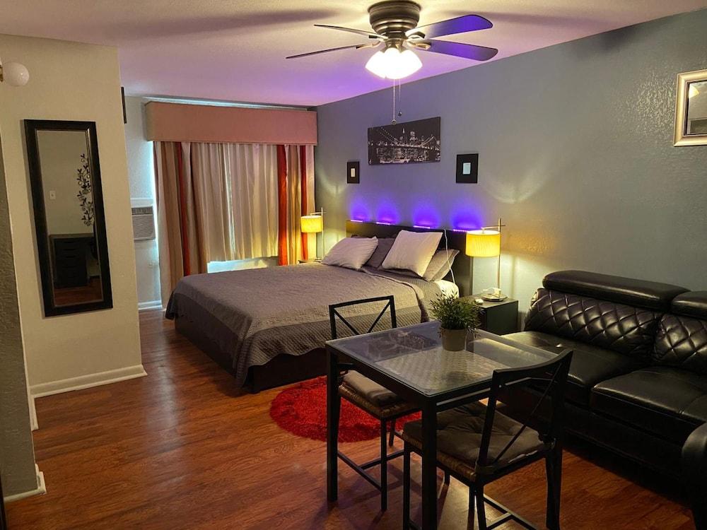 Delux Inn Clearwater photo 3