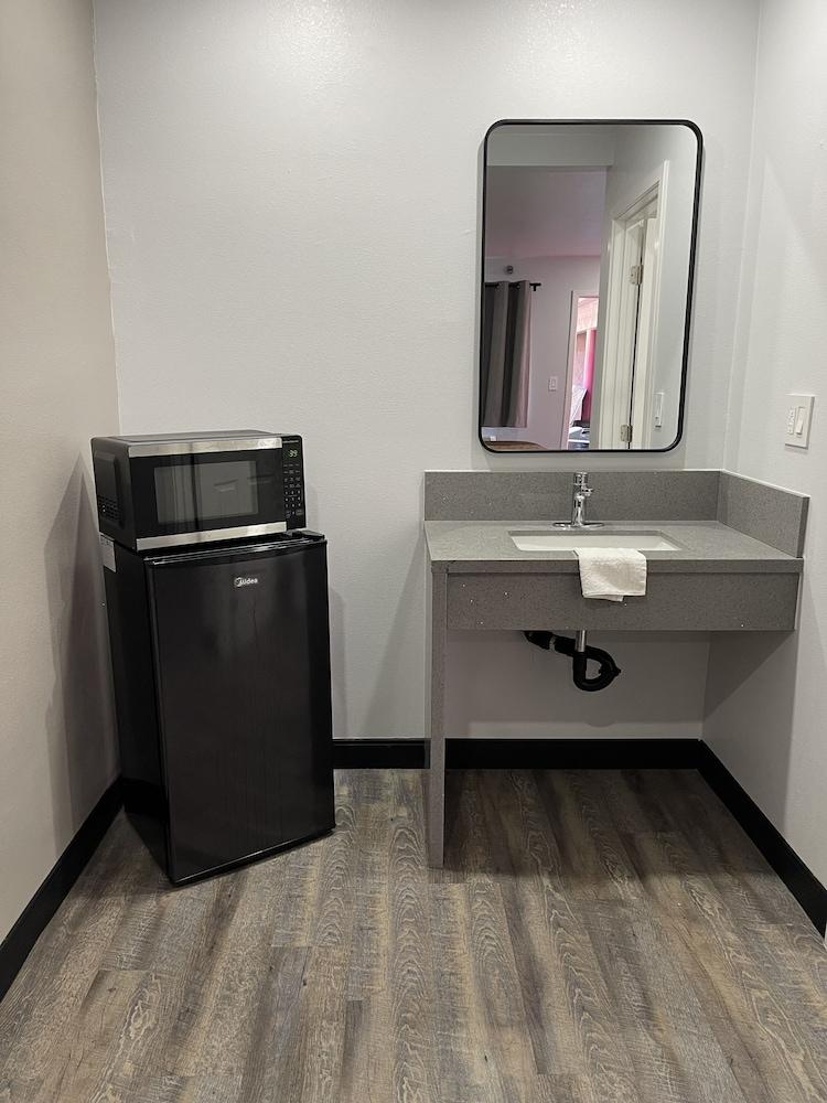 Welcome Inn & Suites photo 5