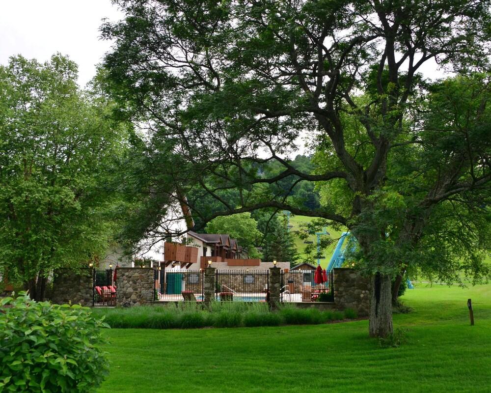 The Inn At Holiday Valley photo 65
