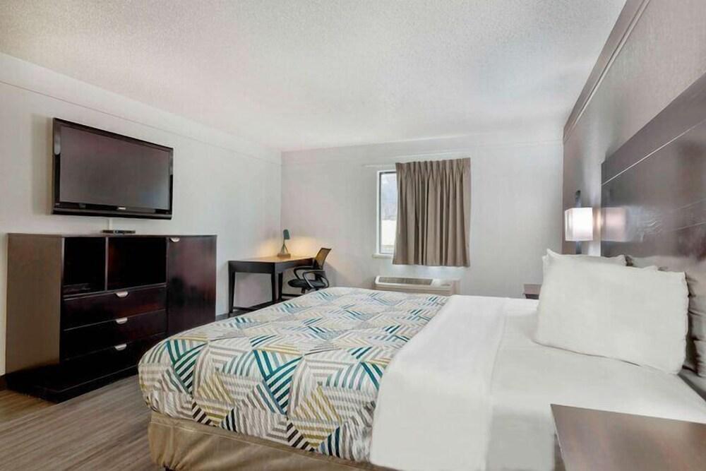 Home Place Suites photo 8