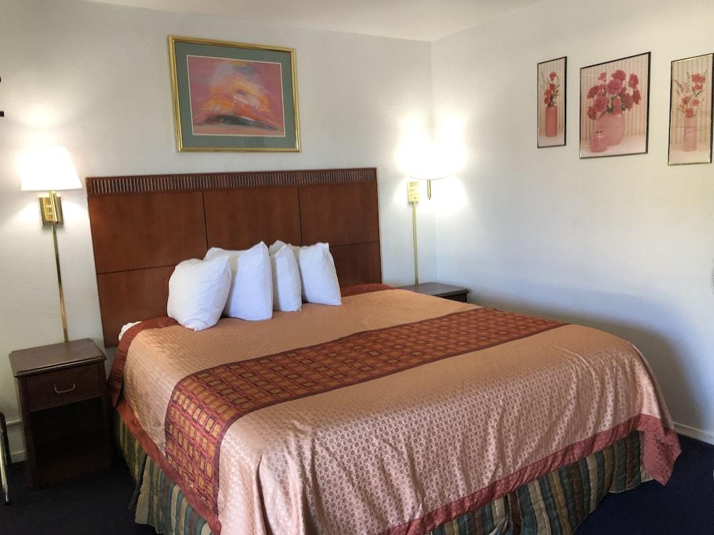 Best Budget Inn photo 6