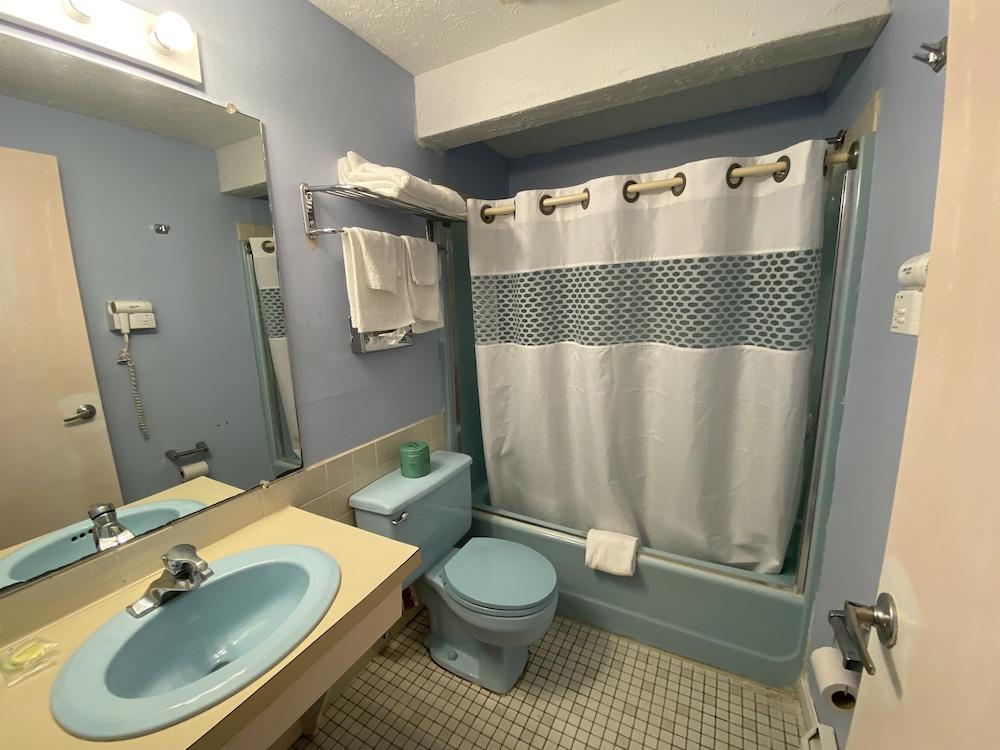 Economy Lodge photo 50