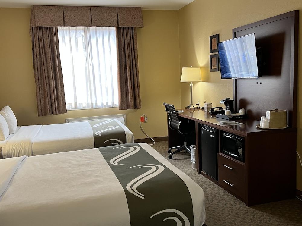 Quality Suites Midland North Loop 250 photo 18
