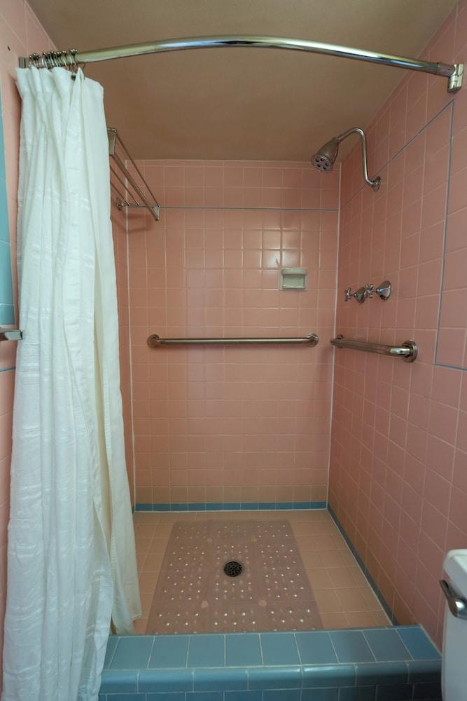 Little America Hotel photo 10