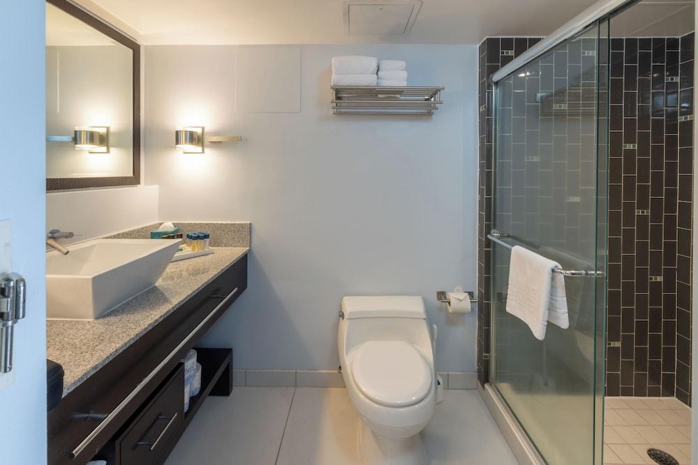 Regency on Beachwalk Waikiki by OUTRIGGER photo 48