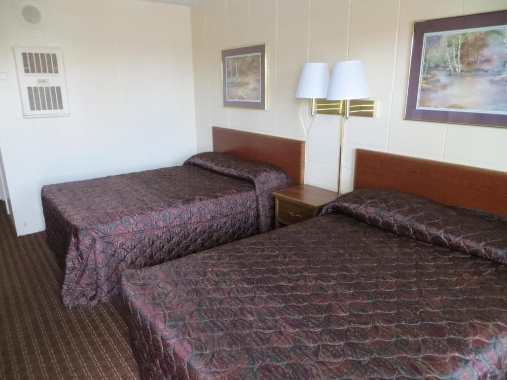 Broadway Inn photo 5