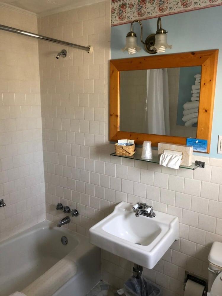 Doryman Motel photo 4