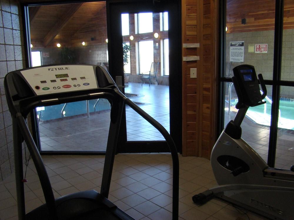 AmericInn by Wyndham Kewanee photo 62