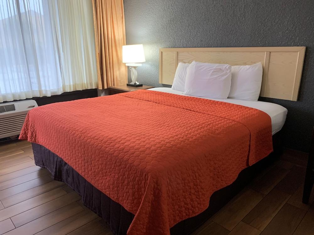 RW Hotel photo 3
