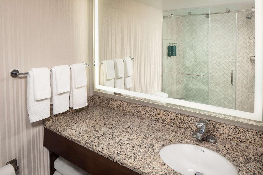 Doubletree by Hilton Washington DC Silver Spring photo 7