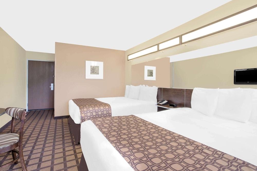 Microtel Inn & Suites by Wyndham Mansfield photo 20