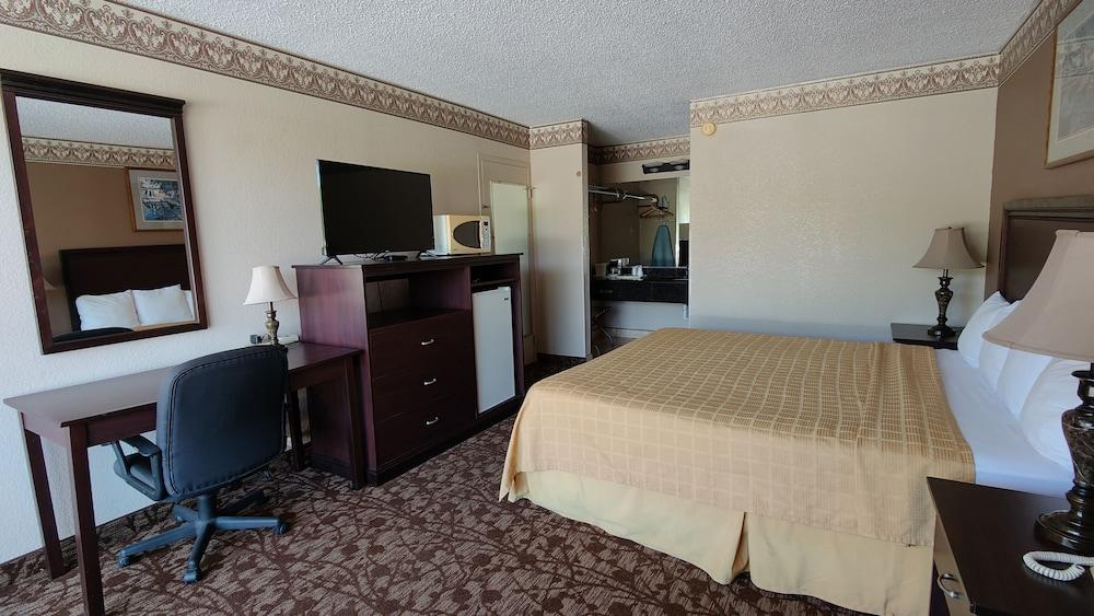 Countryside Inn & Suites photo 20