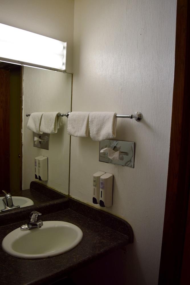 Snelling Motel photo 28