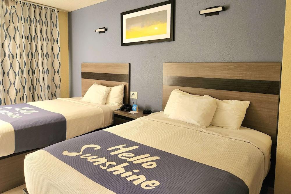 Days Inn by Wyndham Freeport photo 7