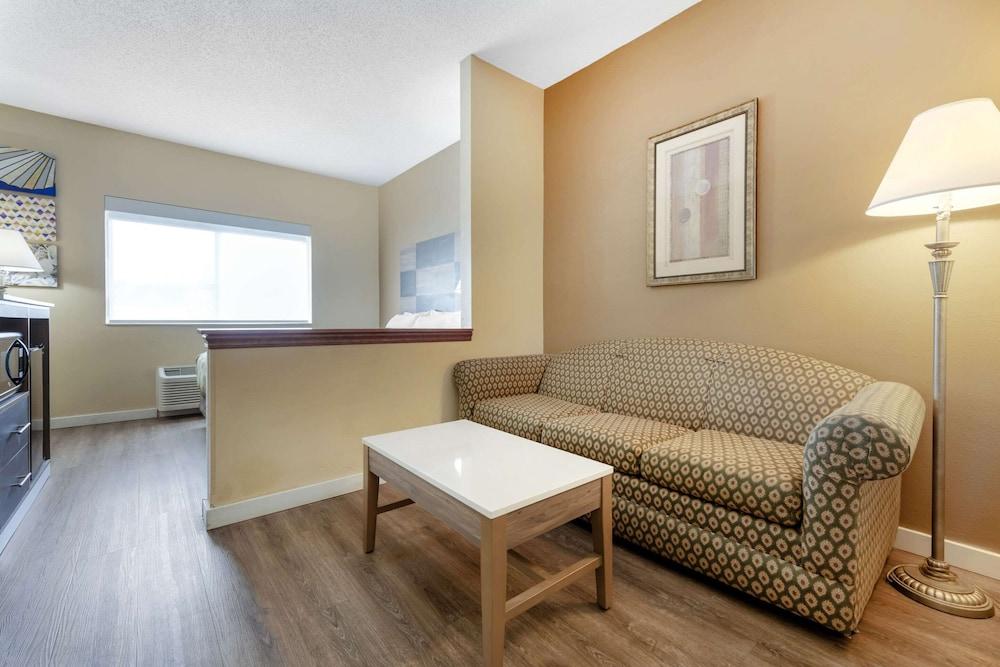 Quality Inn Bemidji photo 25