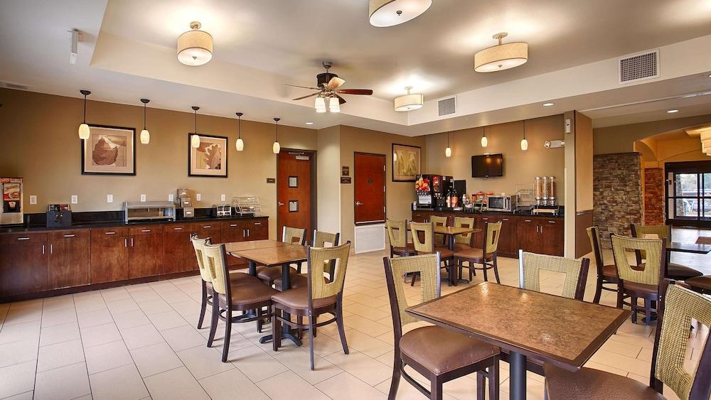 Best Western Plus Desoto Inn & Suites photo 8