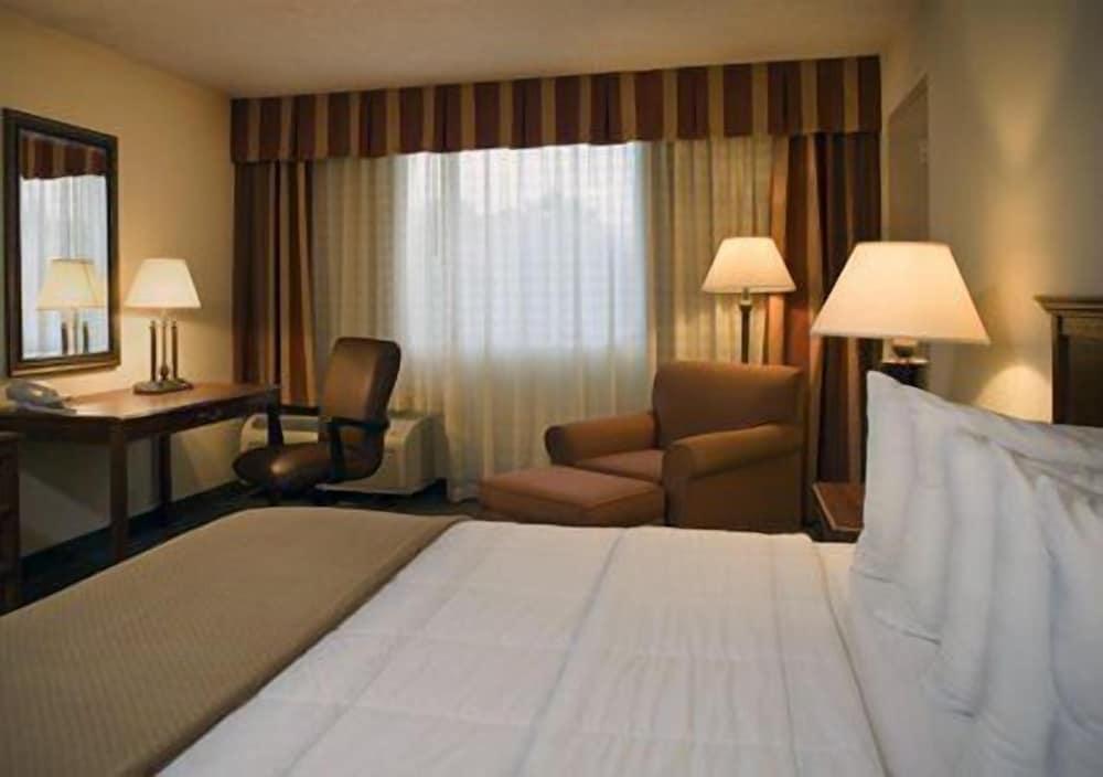 Budgetel Inn & Suites Atlanta photo 16