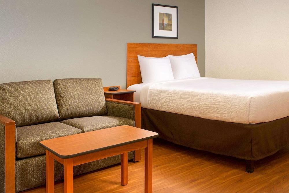 WoodSpring Suites Wilkes-Barre photo 12