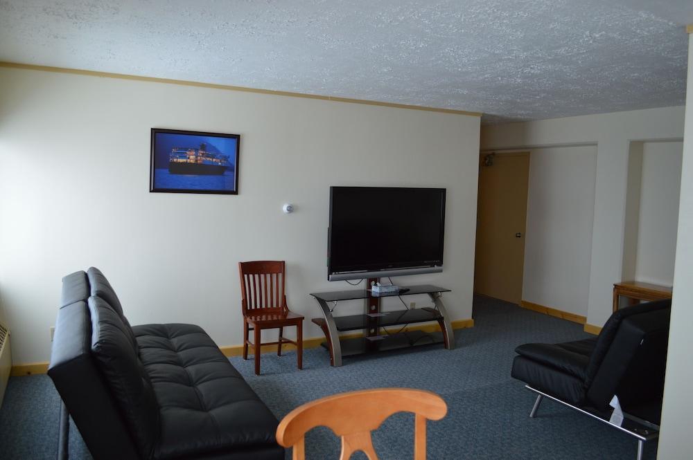 Glacier View Condo Suites photo 25