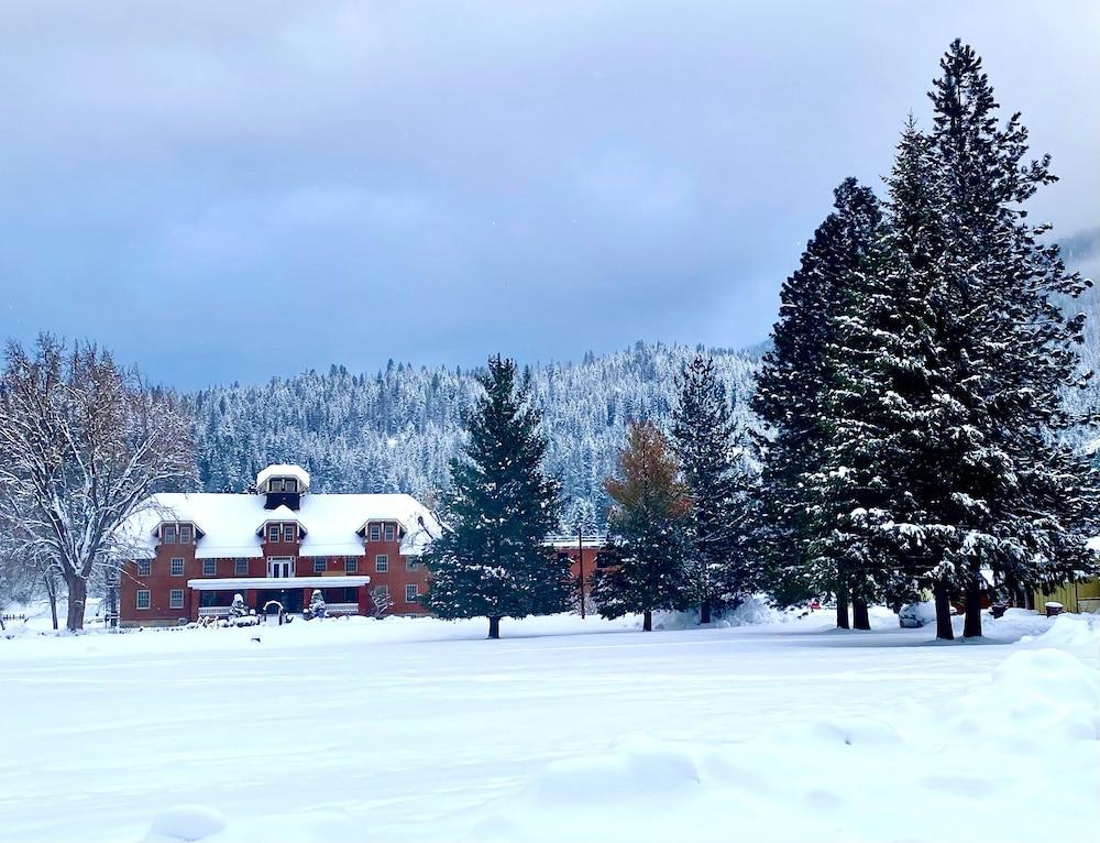 Silverton Mountain Manor photo 19
