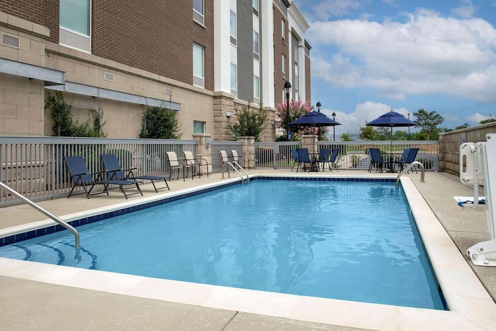 Hampton Inn & Suites Holly Springs photo 37