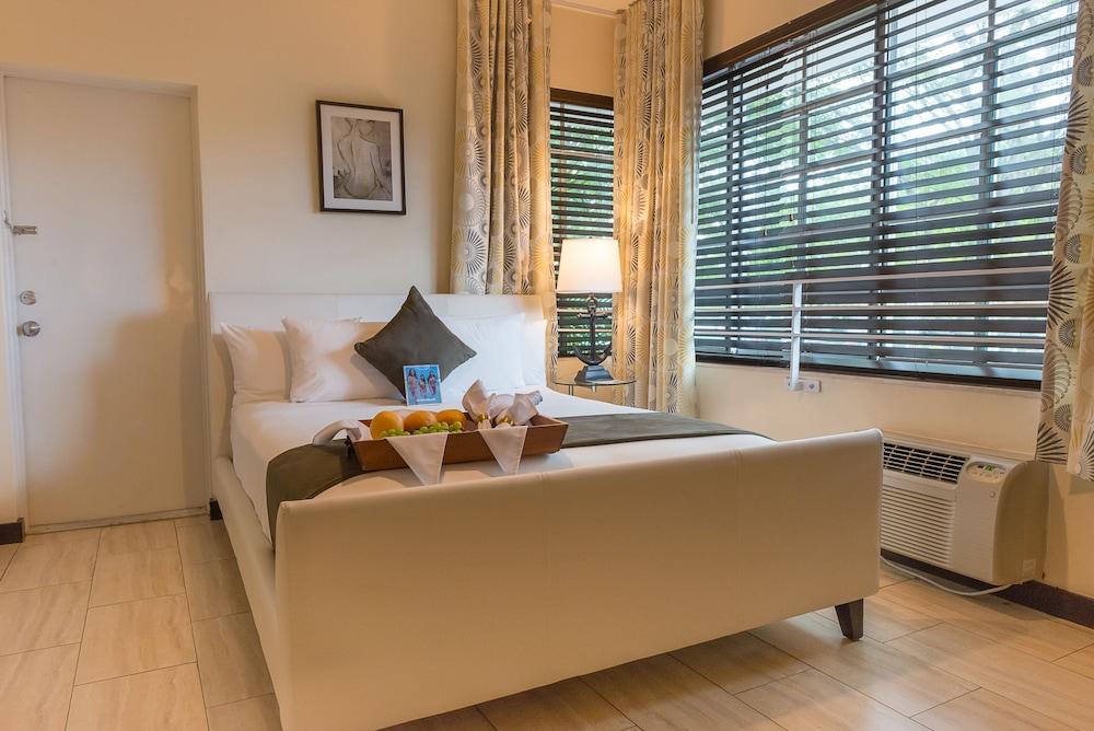Tradewinds Apartment Hotel photo 15