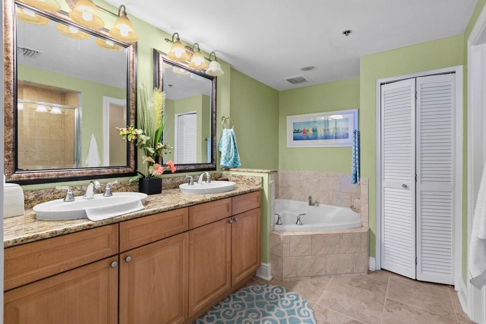 Azure Condominiums photo 40