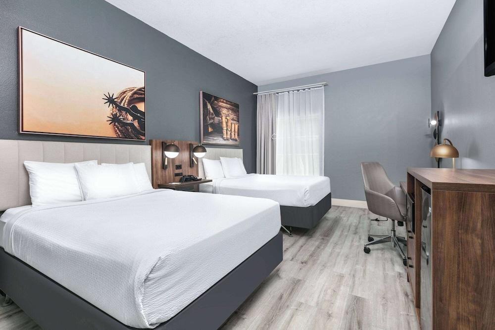 La Quinta Inn & Suites by Wyndham Decatur photo 33