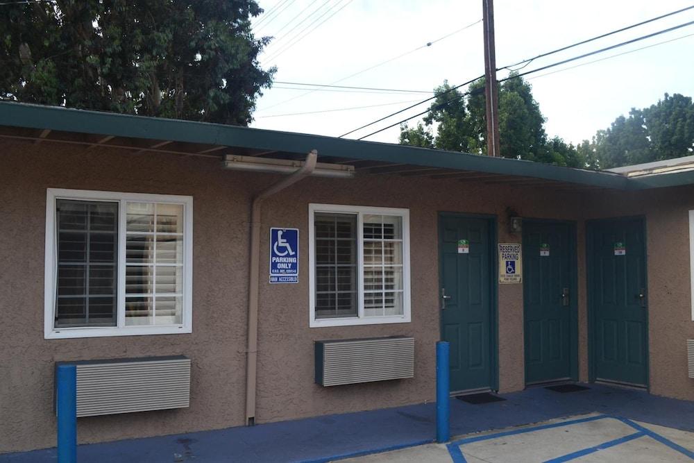 Searle Motel photo 19
