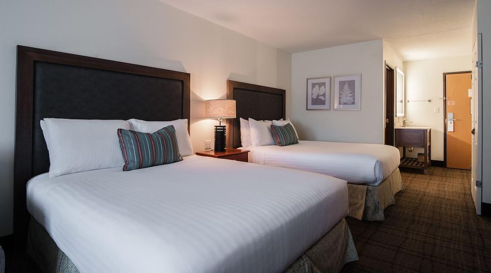 Best Western Plus University Park Inn & Suites photo 52